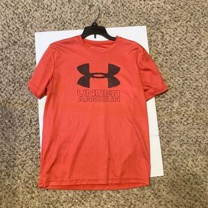 small under armour shirt